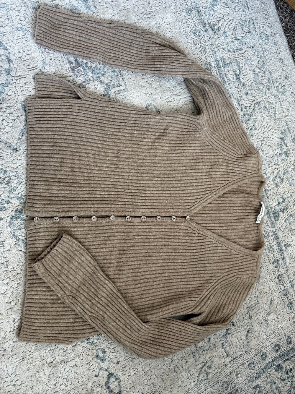 Abercrombie & Fitch Ribbed V-Neck Button-Front Cardigan in Taupe